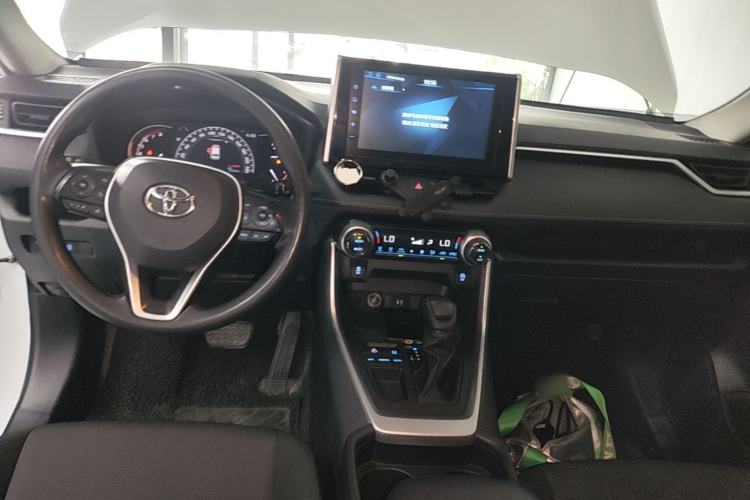 Used Toyota RAV4 2020 2.0L CVT Two-Wheel Drive Fashion Edition Center Console