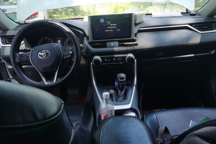 Used Toyota RAV4 2020 2.0L CVT Two-Wheel Drive Urban Edition Center Console