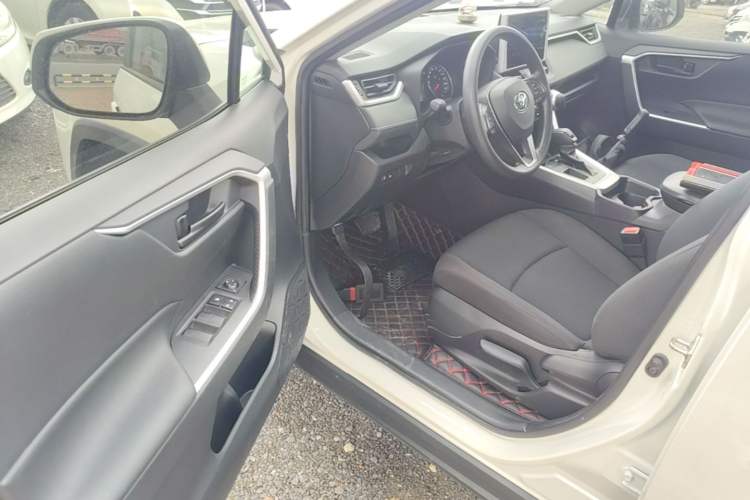 Used Toyota RAV4 2020 2.0L CVT Two-Wheel Drive Urban Edition Driver Seat