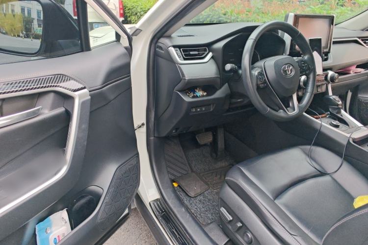 Used Toyota RAV4 2020 Dual-Engine 2.5L E-CVT 4x4 Elite PLUS Edition Driver Seat