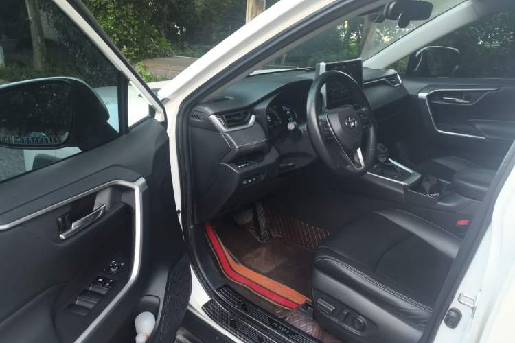 Used Toyota RAV4 2020 Dual-Engine 2.5L E-CVT Two-Wheel Drive Elite Edition Driver Seat