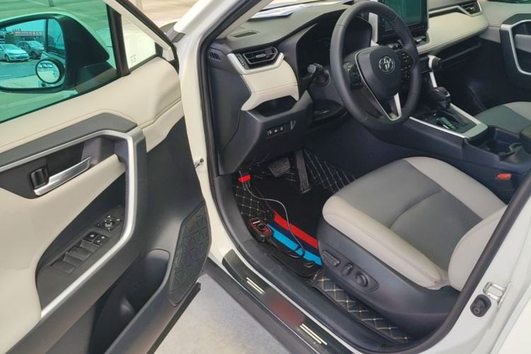 Used Toyota RAV4 2020 2.0L CVT Two-Wheel Drive Fashion PLUS Edition Driver Seat