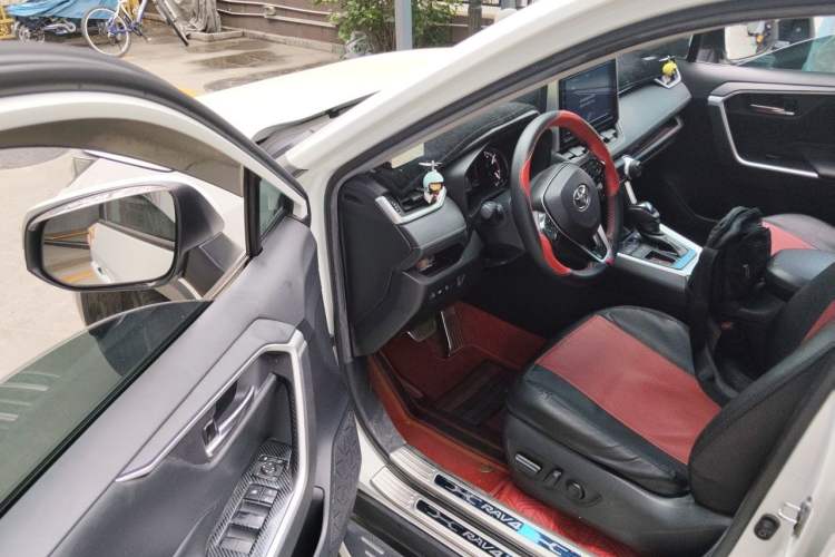 Used Toyota RAV4 2020 2.0L CVT Two-Wheel Drive Fashion Edition Driver Seat