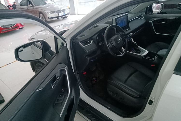 Used Toyota RAV4 2020 2.0L CVT Two-Wheel Drive Fashion PLUS Edition Driver Seat