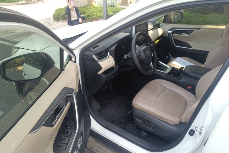 Used Toyota RAV4 2020 2.0L CVT Two-Wheel Drive Fashion Edition Driver Seat