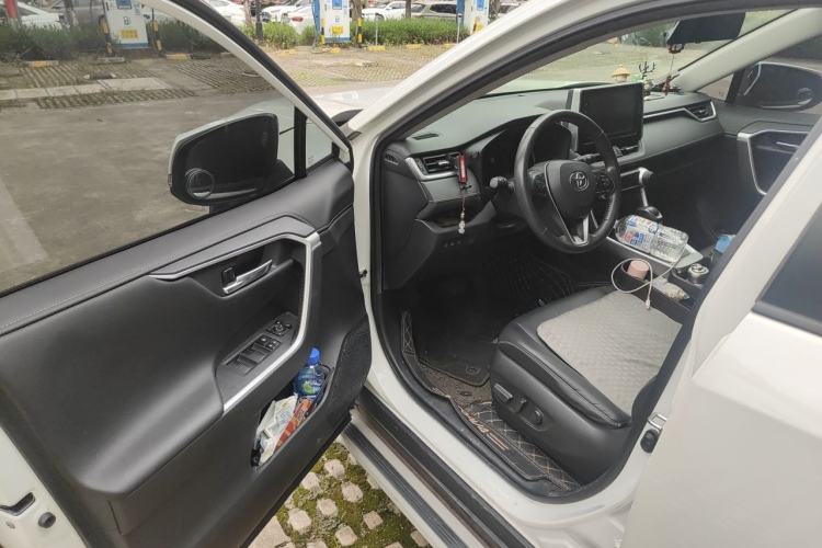 Used Toyota RAV4 2020 2.0L CVT Two-Wheel Drive Fashion PLUS Edition Driver Seat