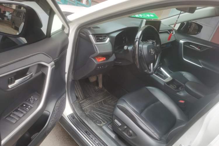 Used Toyota RAV4 2020 2.0L CVT Two-Wheel Drive Fashion PLUS Edition Driver Seat