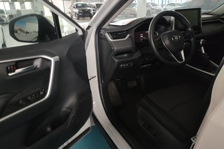 Used Toyota RAV4 2020 2.0L CVT Two-Wheel Drive Fashion Edition Driver Seat