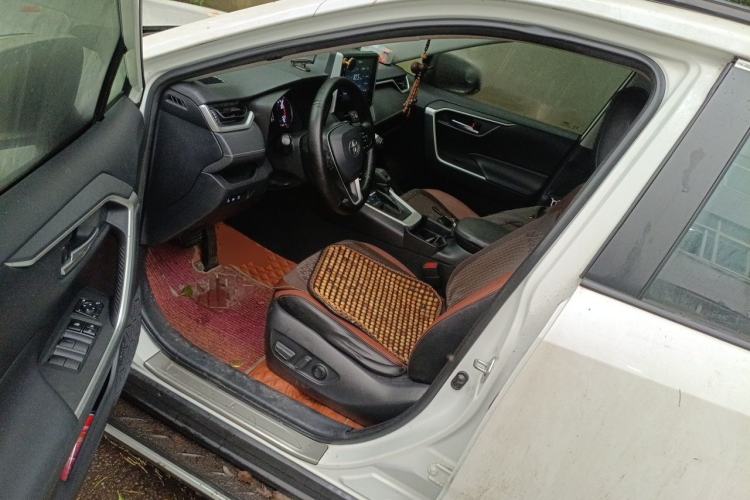 Used Toyota RAV4 2020 2.0L CVT Two-Wheel Drive Fashion Edition Driver Seat