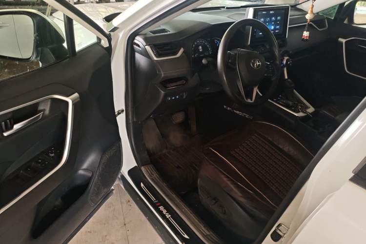 Used Toyota RAV4 2020 Dual-Engine 2.5L E-CVT Two-Wheel Drive Elite Edition Driver Seat