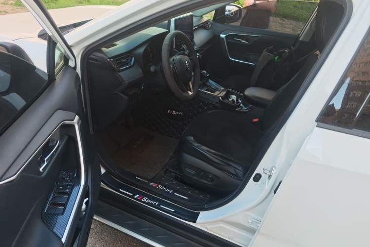 Used Toyota RAV4 2020 2.0L CVT Two-Wheel Drive Fashion Edition Driver Seat