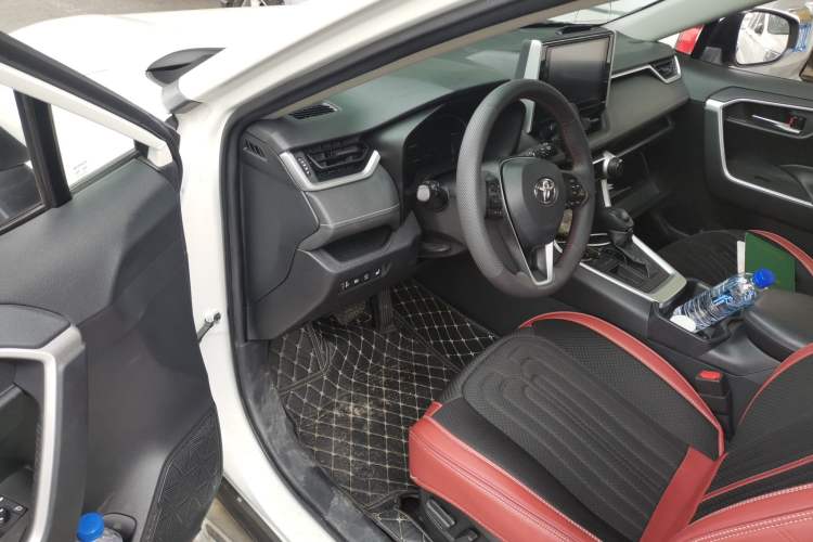 Used Toyota RAV4 2020 2.0L CVT Two-Wheel Drive Fashion Edition Driver Seat