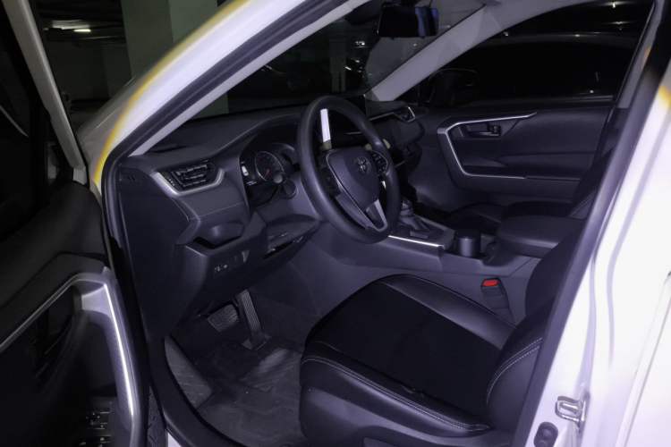 Used Toyota RAV4 2020 2.0L CVT Two-Wheel Drive Urban Edition Driver Seat