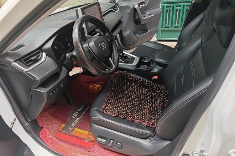 Used Toyota RAV4 2020 2.0L CVT Two-Wheel Drive Fashion Edition Driver Seat