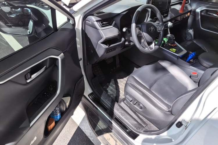 Used Toyota RAV4 2020 2.0L CVT Two-Wheel Drive Fashion PLUS Edition Driver Seat