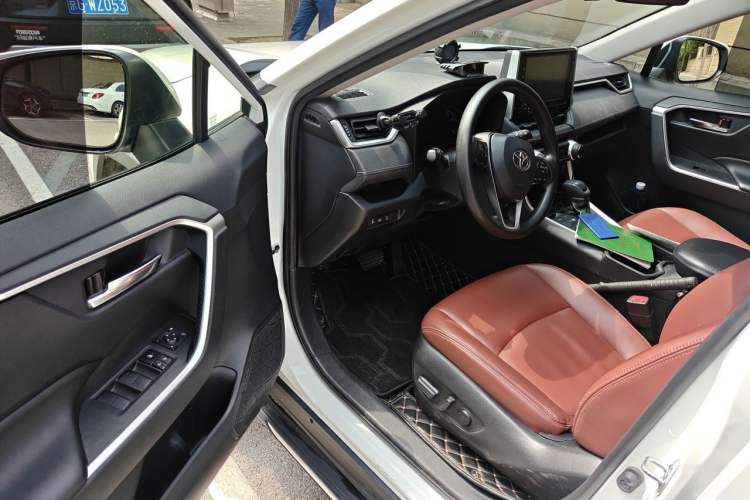 Used Toyota RAV4 2020 Dual-Engine 2.5L E-CVT Four-Wheel Drive Elite Edition Driver Seat