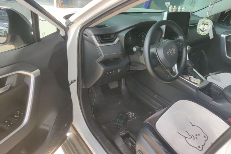 Used Toyota RAV4 2020 2.0L CVT Two-Wheel Drive Fashion Edition Driver Seat