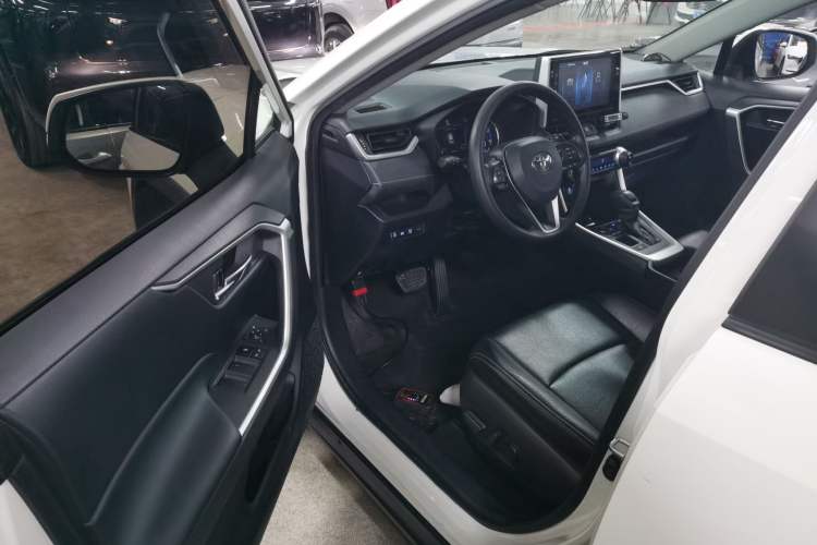 Used Toyota RAV4 2020 Dual-Engine 2.5L E-CVT Two-Wheel Drive Elite Edition Driver Seat