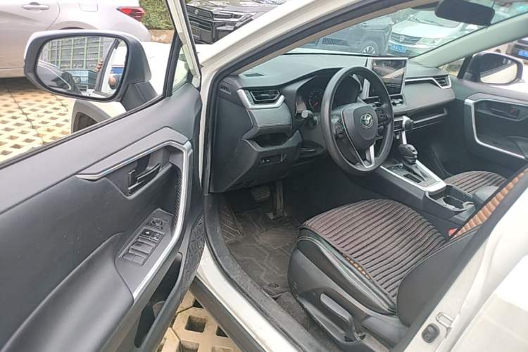Used Toyota RAV4 2020 2.0L CVT Two-Wheel Drive Urban Edition Driver Seat