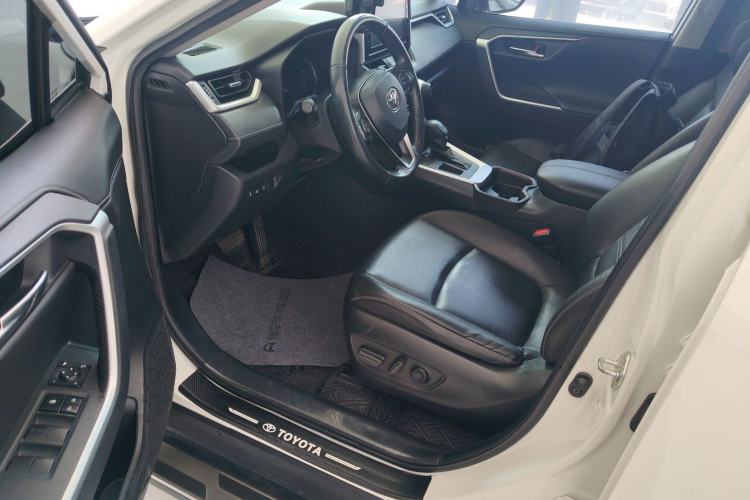 Used Toyota RAV4 2020 2.0L CVT Two-Wheel Drive Fashion PLUS Edition Driver Seat