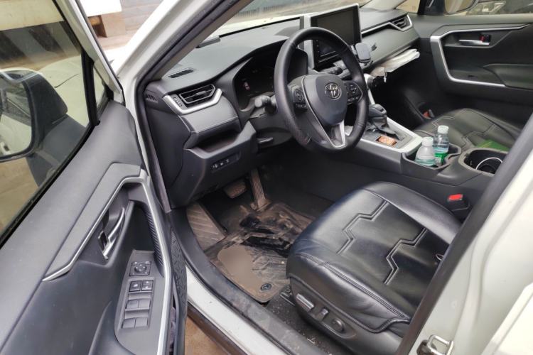 Used Toyota RAV4 2020 2.0L CVT Two-Wheel Drive Fashion Edition Driver Seat