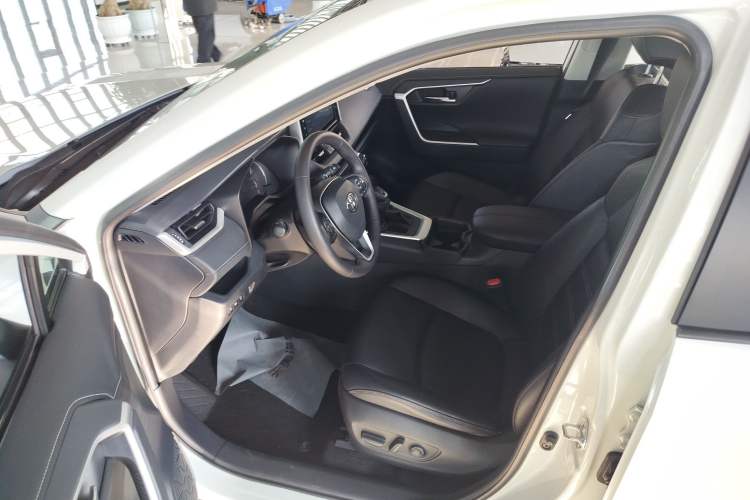 Used Toyota RAV4 2020 2.0L CVT Two-Wheel Drive Fashion PLUS Edition Driver Seat
