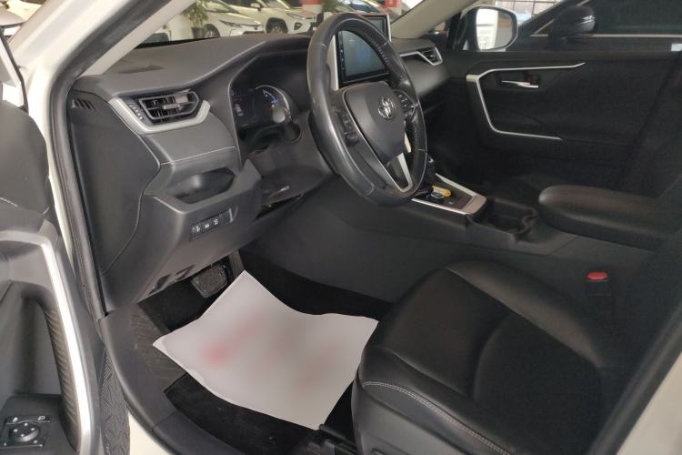 Used Toyota RAV4 2020 Dual-Engine 2.5L E-CVT 4x4 Elite PLUS Edition Driver Seat