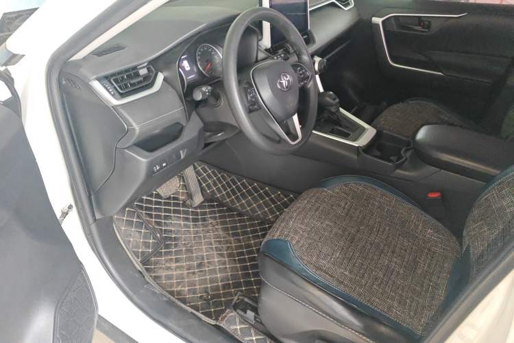 Used Toyota RAV4 2020 2.0L CVT Two-Wheel Drive Urban Edition Driver Seat