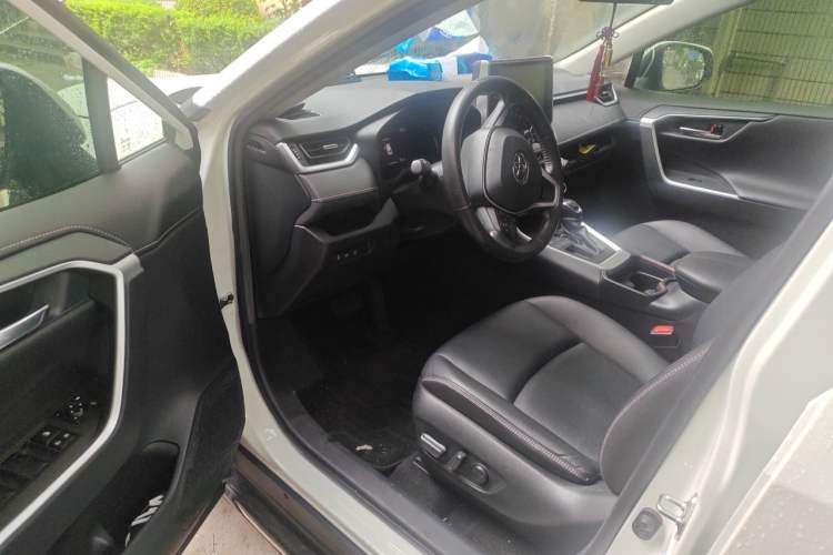 Used Toyota RAV4 2020 2.0L CVT Two-Wheel Drive Fashion PLUS Edition Driver Seat