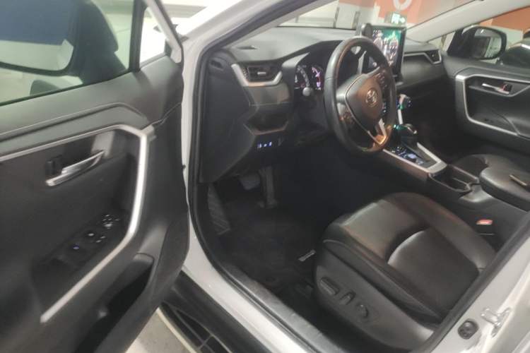 Used Toyota RAV4 2020 2.0L CVT Four-Wheel Drive Prestige Edition Driver Seat