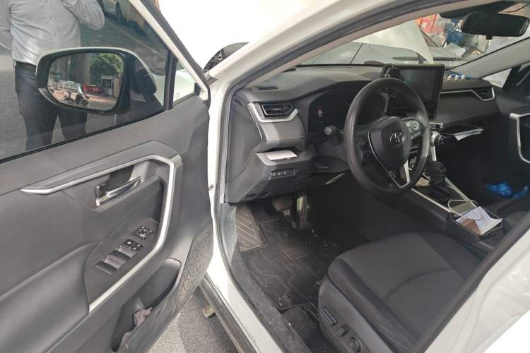 Used Toyota RAV4 2020 2.0L CVT Two-Wheel Drive Fashion Edition Driver Seat