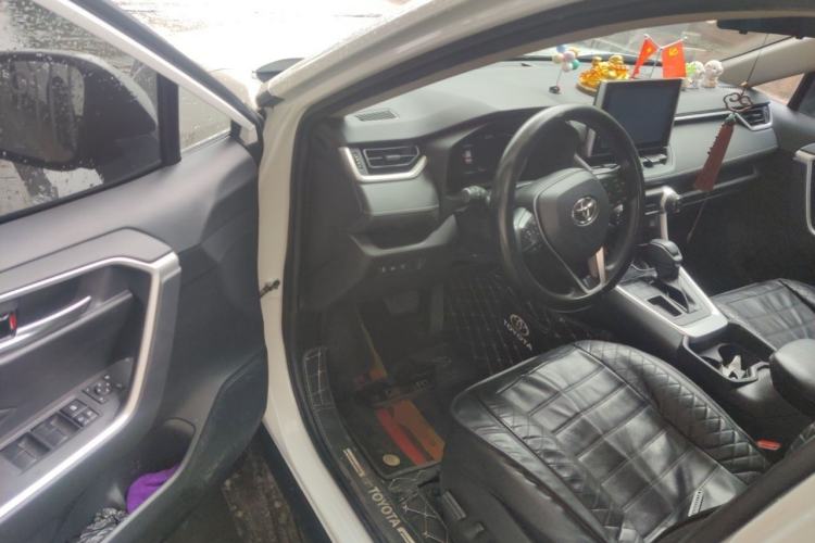 Used Toyota RAV4 2020 2.0L CVT Two-Wheel Drive Urban Edition Driver Seat