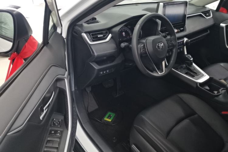 Used Toyota RAV4 2020 2.0L CVT Two-Wheel Drive Fashion PLUS Edition Driver Seat