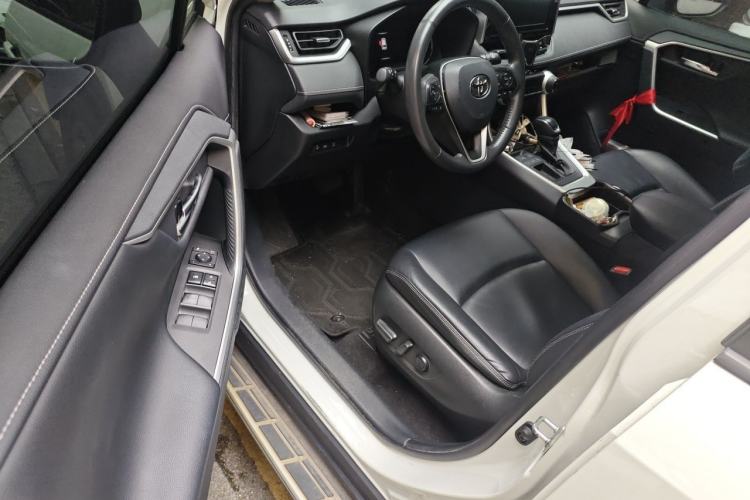 Used Toyota RAV4 2020 2.0L CVT Two-Wheel Drive Fashion PLUS Edition Driver Seat