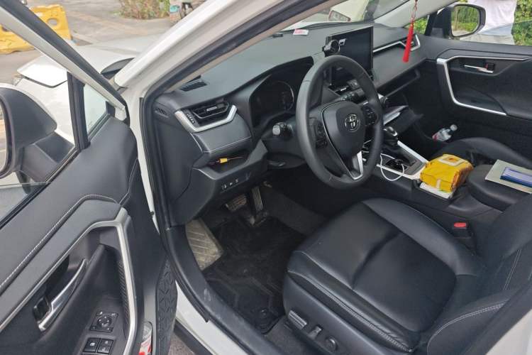 Used Toyota RAV4 2020 2.0L CVT Two-Wheel Drive Fashion PLUS Edition Driver Seat