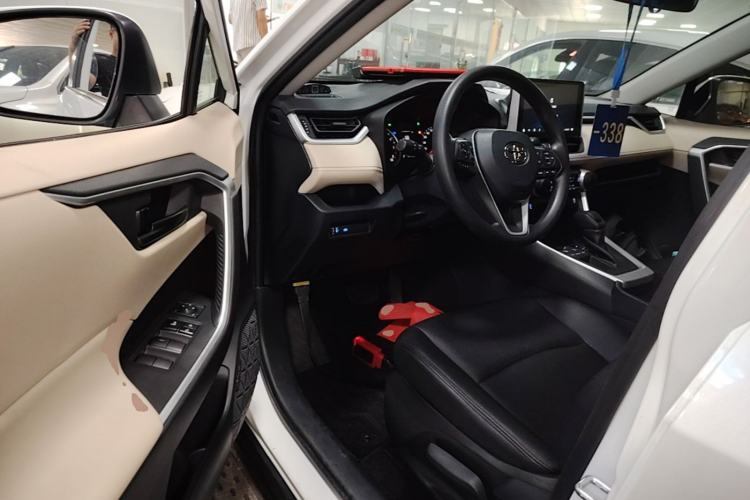 Used Toyota RAV4 2020 2.0L CVT Two-Wheel Drive Urban Edition Driver Seat