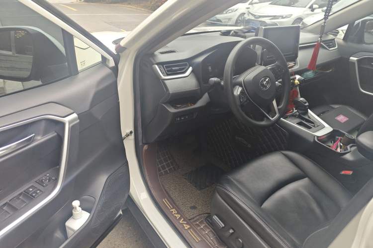 Used Toyota RAV4 2020 2.0L CVT Two-Wheel Drive Fashion Edition Driver Seat