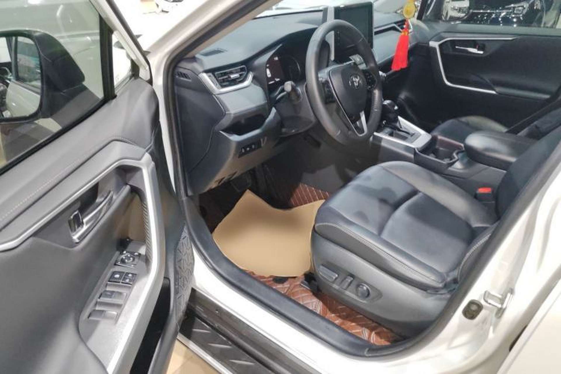 Used Toyota RAV4 2020 2.0L CVT Two-Wheel Drive Fashion PLUS Edition Driver Seat