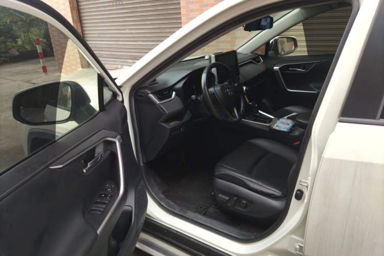 Used Toyota RAV4 2020 2.0L CVT Two-Wheel Drive Fashion PLUS Edition Driver Seat