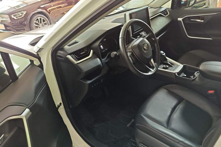 Used Toyota RAV4 2020 Dual-Engine 2.5L E-CVT 4x4 Elite PLUS Edition Driver Seat