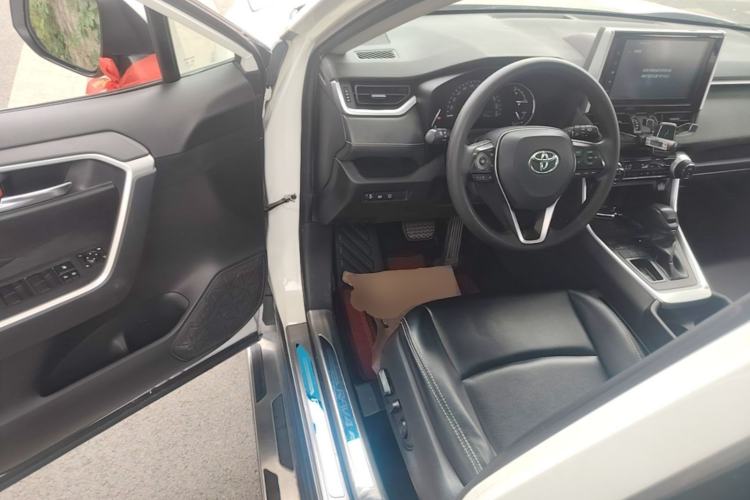 Used Toyota RAV4 2020 2.0L CVT Two-Wheel Drive Fashion Edition Driver Seat