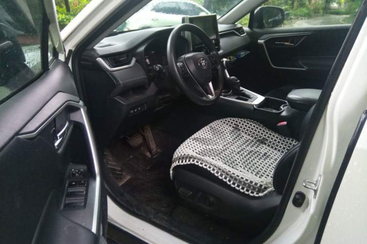 Used Toyota RAV4 2020 2.0L CVT Two-Wheel Drive Fashion Edition Driver Seat