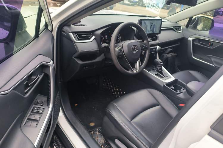Used Toyota RAV4 2020 2.0L CVT Two-Wheel Drive Urban Edition Driver Seat