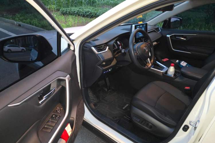 Used Toyota RAV4 2020 2.0L CVT Two-Wheel Drive Fashion Edition Driver Seat