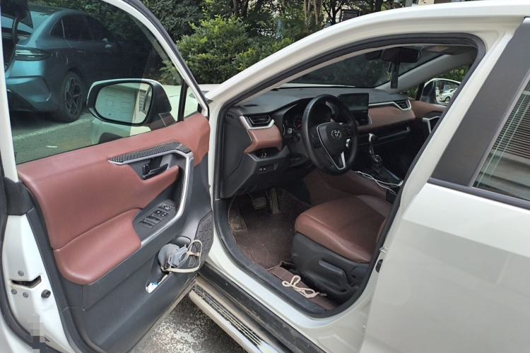 Used Toyota RAV4 2020 2.0L CVT Two-Wheel Drive Urban Edition Driver Seat