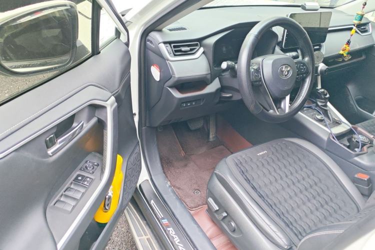 Used Toyota RAV4 2020 2.0L CVT Four-Wheel Drive Prestige Edition Driver Seat