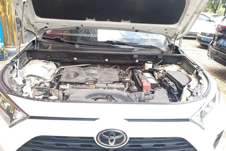 Used Toyota RAV4 2020 2.0L CVT Two-Wheel Drive Fashion Edition Engine Bay