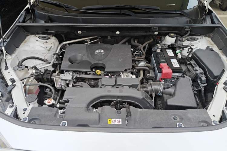 Used Toyota RAV4 2020 2.0L CVT Two-Wheel Drive Fashion Edition Engine Bay