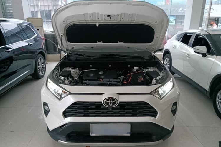 Used Toyota RAV4 2020 2.0L CVT Two-Wheel Drive Fashion PLUS Edition Engine Bay