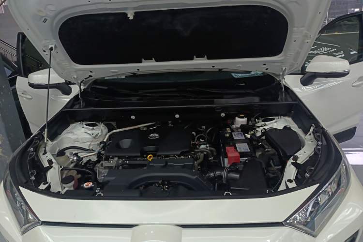 Used Toyota RAV4 2020 2.0L CVT Two-Wheel Drive Fashion Edition Engine Bay